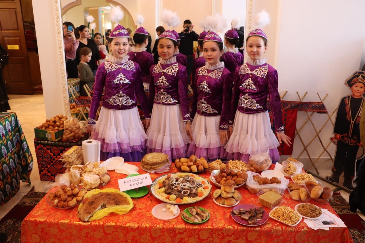 День благодарения в казахстане